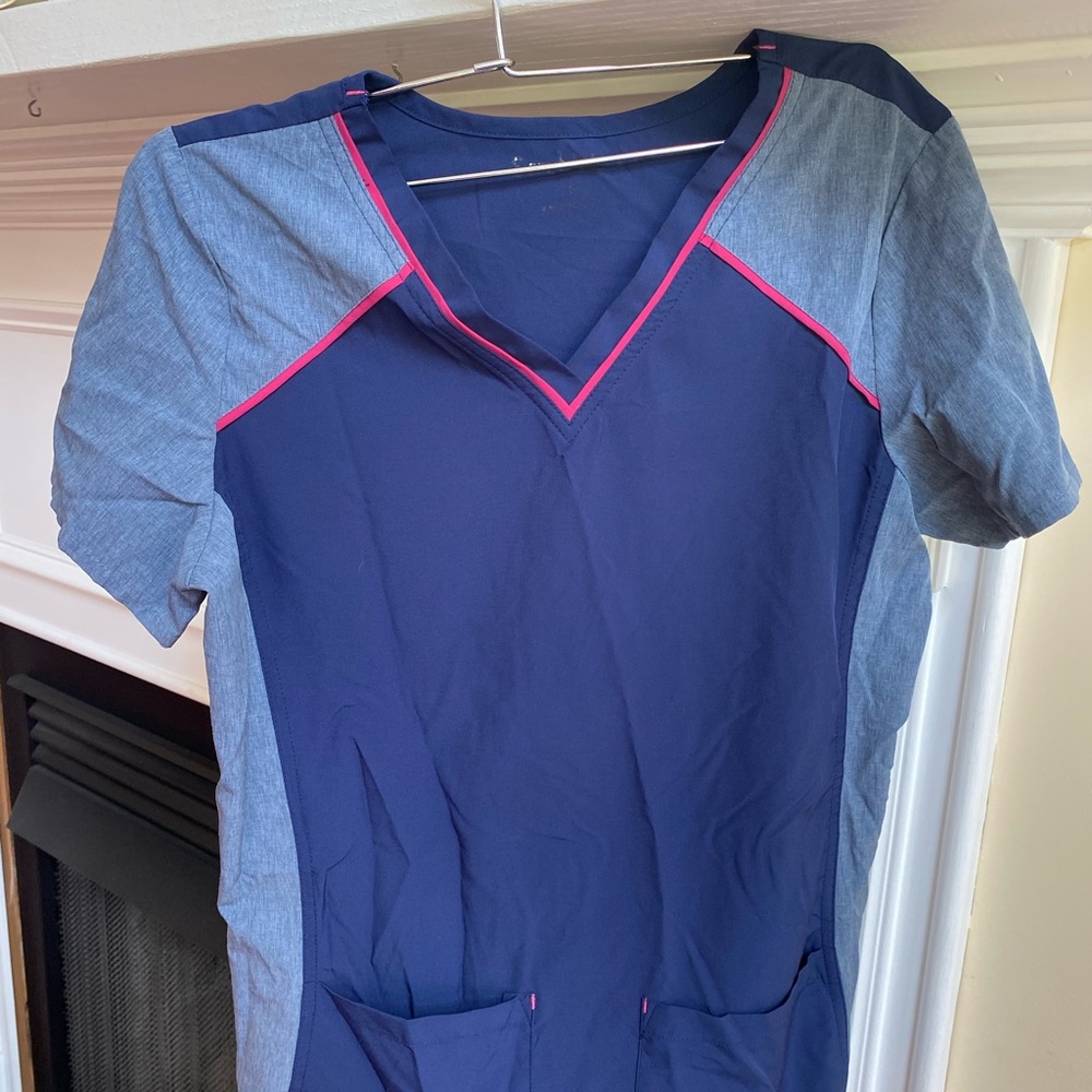 Fitted Navy/Grey/Pink Scrub Shirt- Small